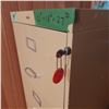 Image 2 : 4 drawer legal size filing cabinet on casters