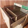 Image 3 : 4 drawer legal size filing cabinet on casters