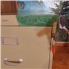 Image 7 : 4 drawer legal size filing cabinet on casters