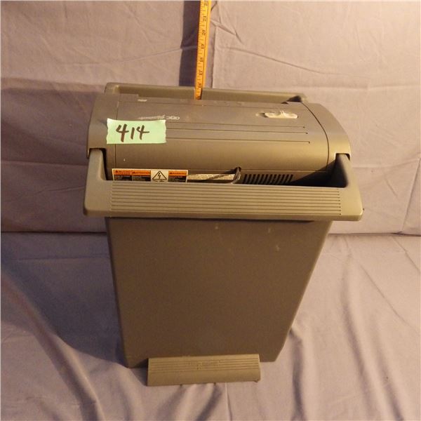 GBC paper shredder