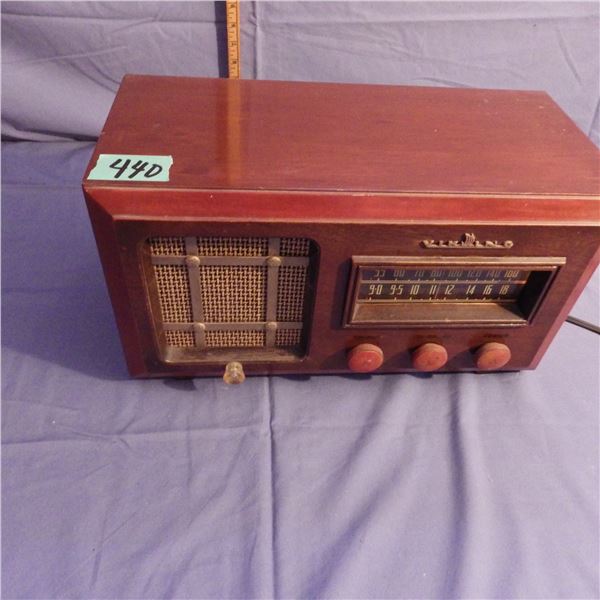 Viking wood cased tabletop radio