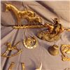 Image 4 : Horse themed items and collectibles