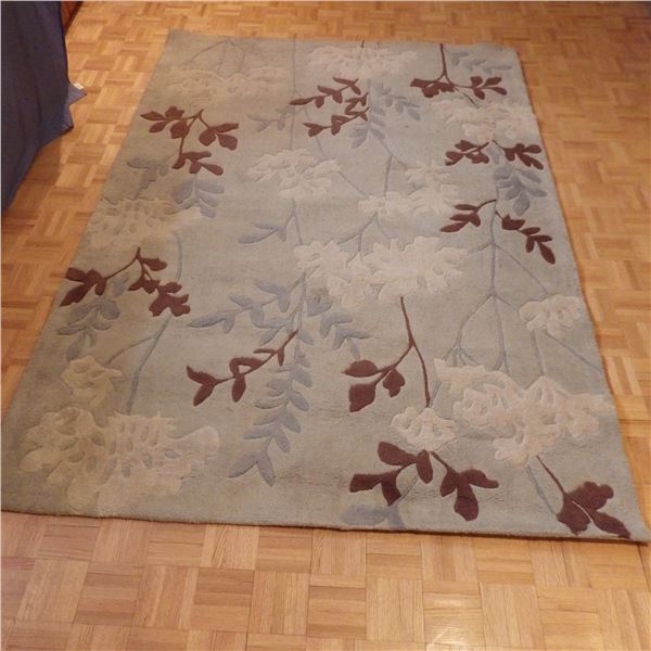 Area rug size noted in picture