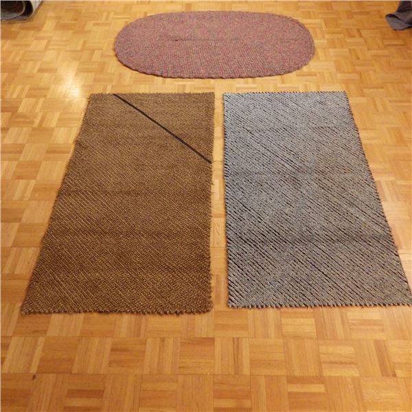 Lot of three small floor mats