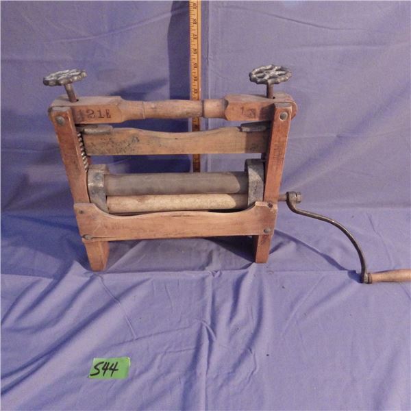 Vintage clamp on ringer for wash tub