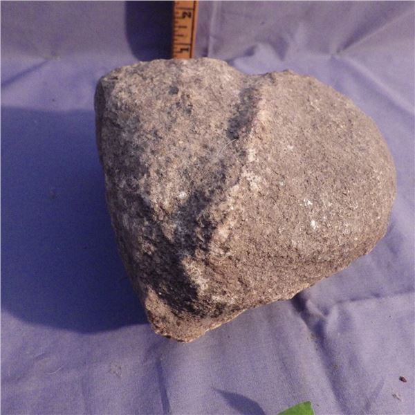 Unusual rock COULD POSSIBLY BE A Field find Stone Hammerhead