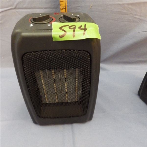 Ceramic heater