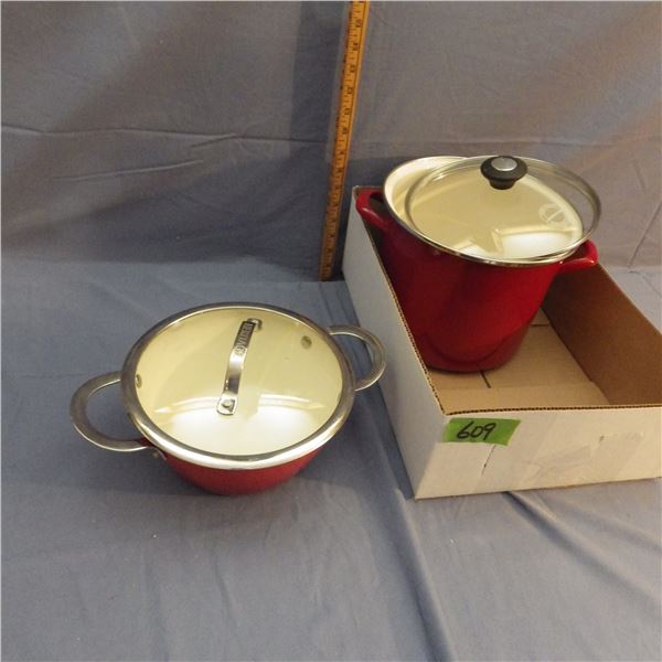 Lot of two enamel pots