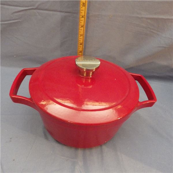 Heavy cast baking pot