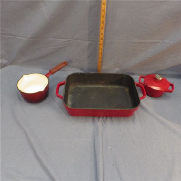 Cast baking pans and pots