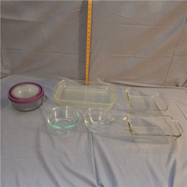 Glass baking dishes