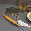Image 2 : Lot of miscellaneous baking pans