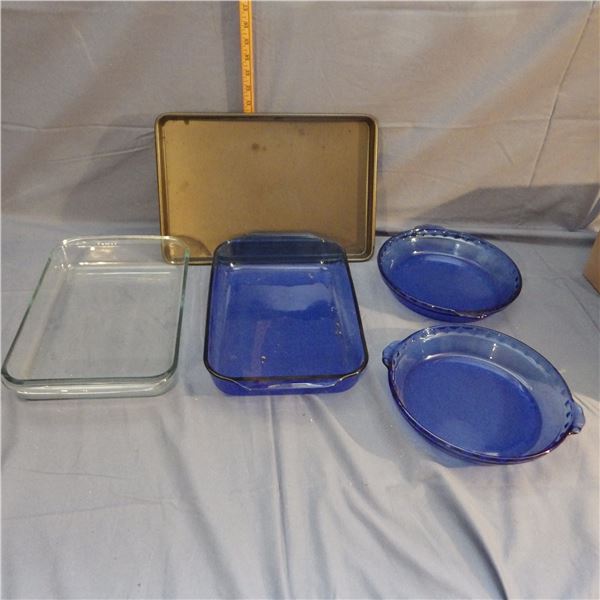 Glass baking dishes