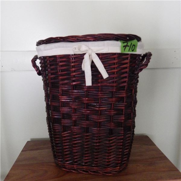 Wicker hamper basket with cloth lining