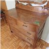 Image 2 : Antique oak dresser with beveled glass mirror