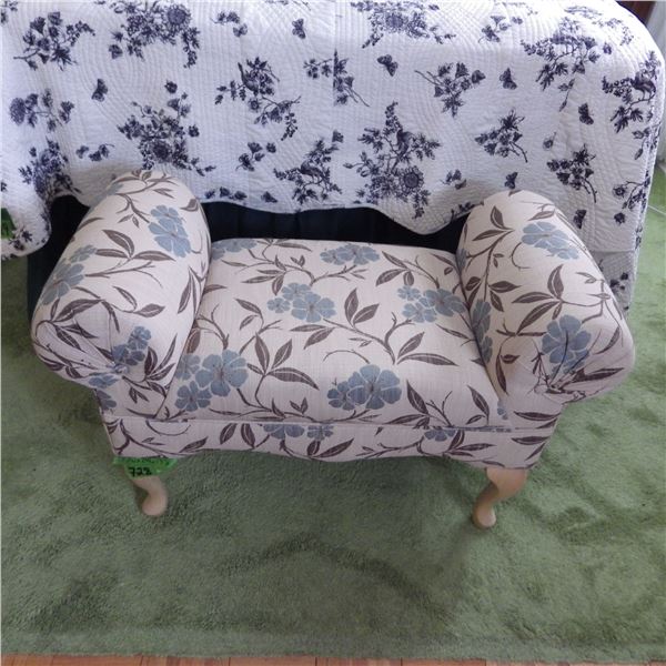 Small rolled arm seating bench