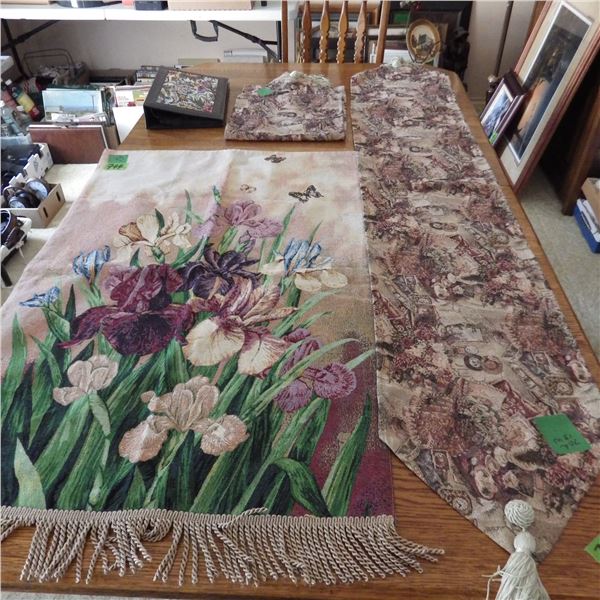 Table toppers and runners