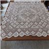 Image 2 : Lace tablecloths