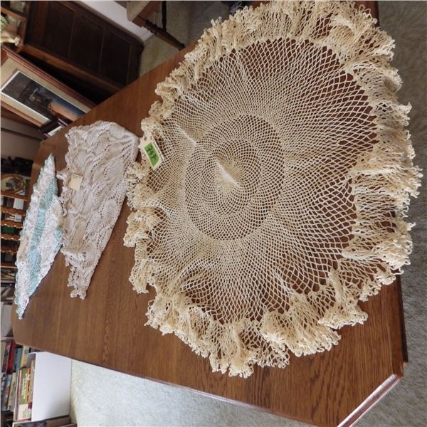 Vintage round lace tablecloths