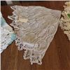 Image 4 : Vintage round lace tablecloths
