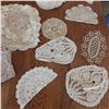 Image 4 : Vintage lace doilies