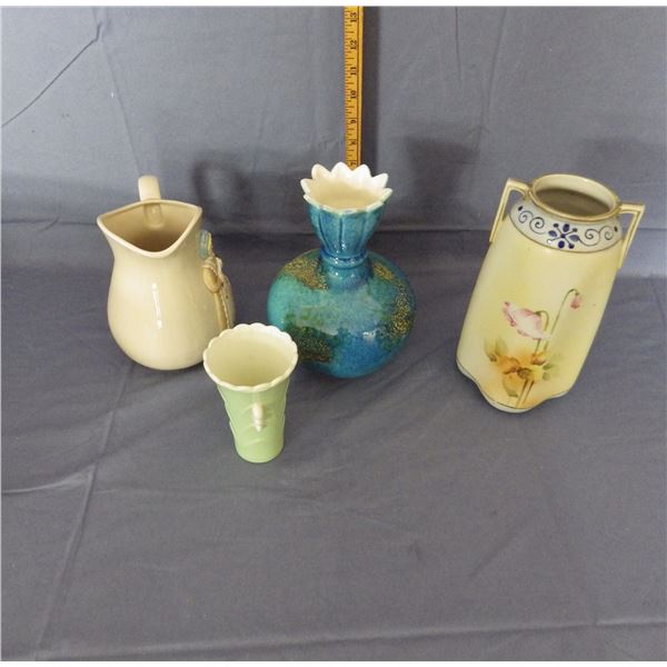 Lot of small vases