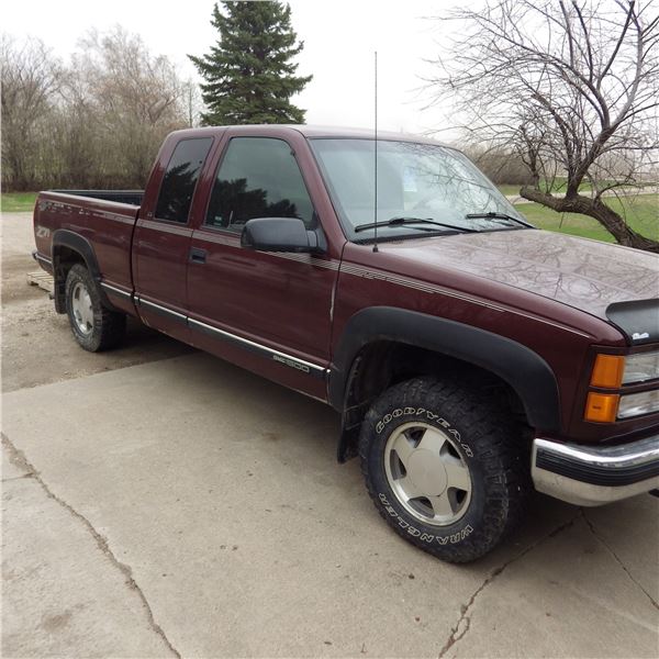 GMC 1998 Sierra 1500 Z71 off road  -- SLE trim --  3rd door, NOT RUNNING