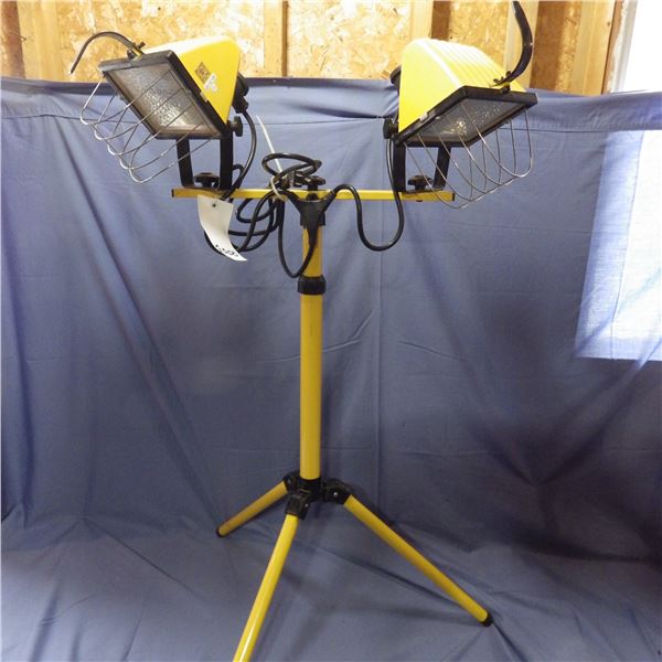 halogen worklite with tripod stand