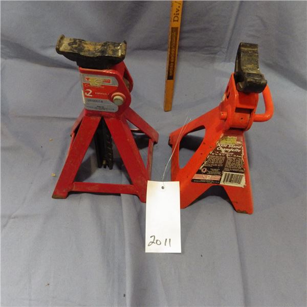 pair of jack stands