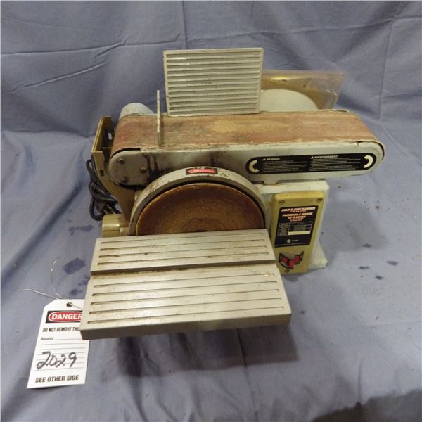 belt and disc Sander Uses 4X 36 inch belt an 8" discs with Extra discs