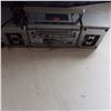 Image 4 : 2 radios