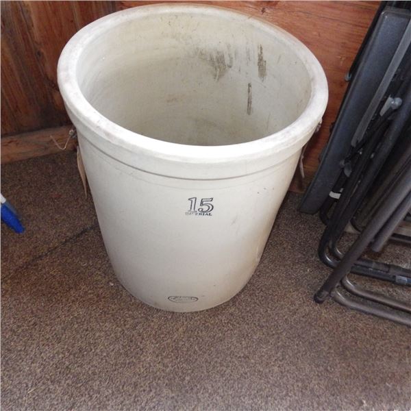 15 gallon medalta crock - is cracked