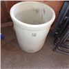 Image 1 : 15 gallon medalta crock - is cracked