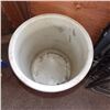 Image 4 : 15 gallon medalta crock - is cracked