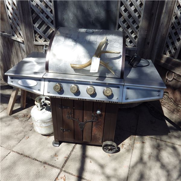 Teton barbecue Scenic rustic deer themed  with propane tank and barbecue cover
