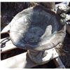 Image 1 : Garden décor bird bath