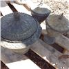 Image 2 : Garden décor pots