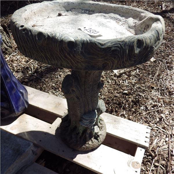 garden décor Bird bath