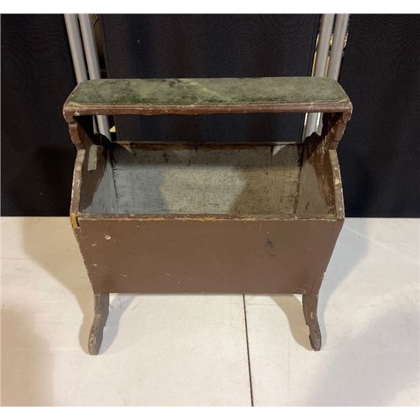 Vintage 13" x 13" Wooden Book Rack