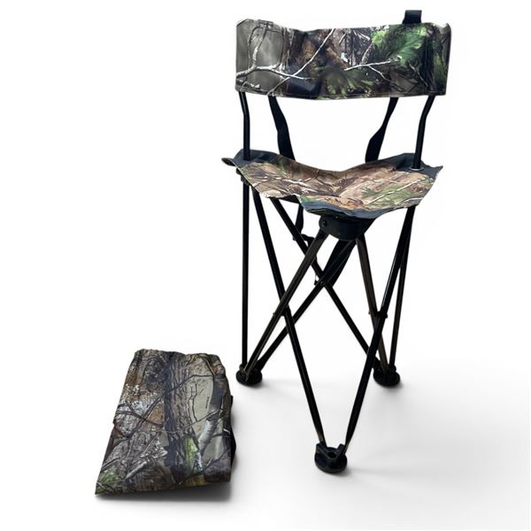 Tripod Camping Stool in Bag in Realtree Camo