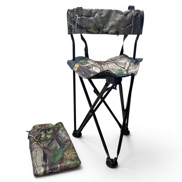 Tripod Camping Stool in Bag in Realtree Camo