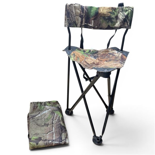 Tripod Camping Stool in Bag in Realtree Camo