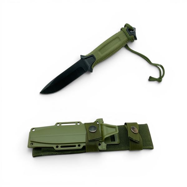 Fixed 4 1/2" Blade Knife in Bayonet Carrier