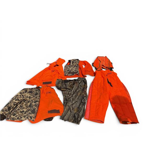 Assorted Outdoor Hunting Clothing, Vests X 2, Jackets X 2 Size XL, Overalls Size XL, Camo Pants XL