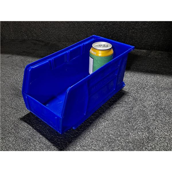 BAC EMPILABLE EN PLASTIQUE 5"x11"x5" (BLEU / JAUNE)