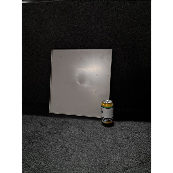 COUVERCLE CARRÉ EN PLASTIQUE 15"x15" -GRIS