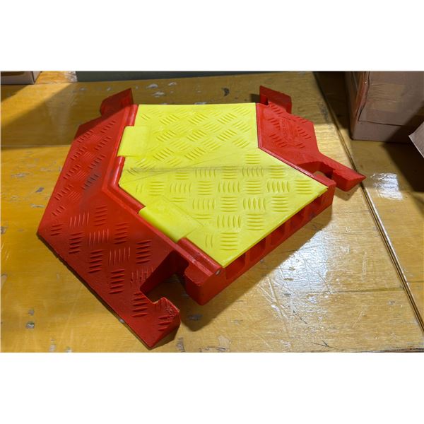 PROTECTEUR DE CÂBLE CHECKERS