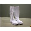 Image 1 : BOTTES BLANCHES EN PVC DUNLOP 16"h. gr:H-7, F-9