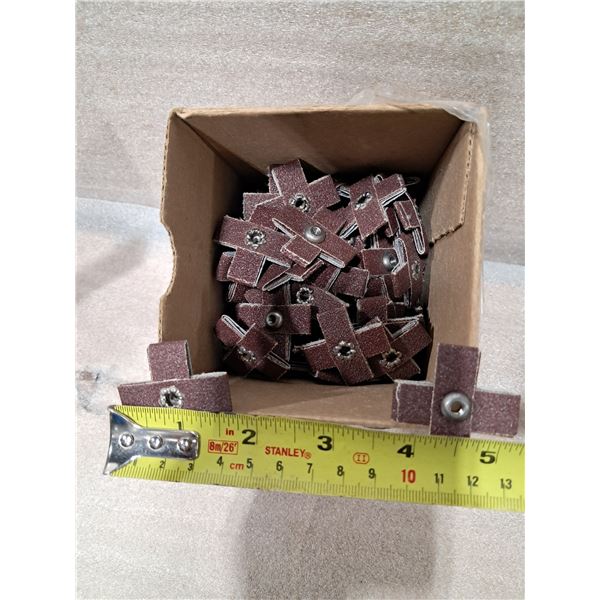 BOÎTE DE 95+pcs TAMPONS CROISÉS MERIT 1-1/2"x1-1/2" 8P 60ARB