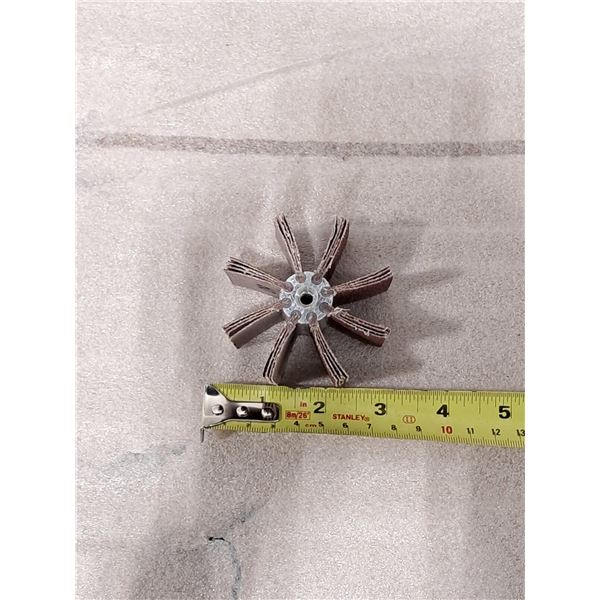 BOÎTE DE 8pcs DISQUES À LAMELLES MERIT 2-3/4"x1-1/2"